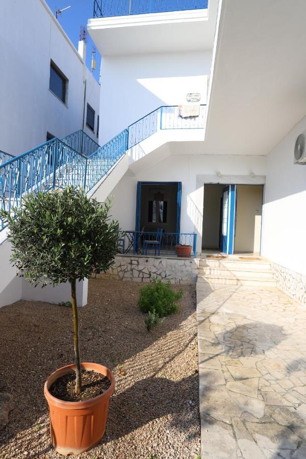 Traditional Town Garden Apartment Rhodes City Exteriör bild